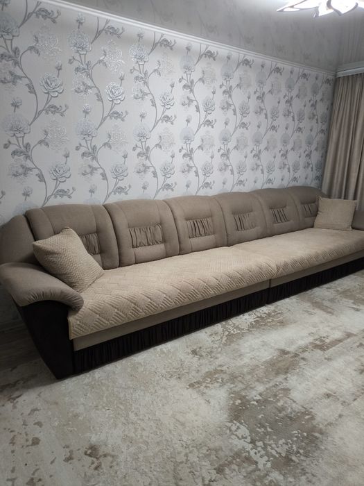 Продам диван 4 метра