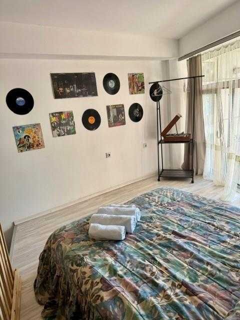 Дава се под наем Едностаен апартамент в Бургас, Лазур - 30 кв.м за 204 € - Снимка #1