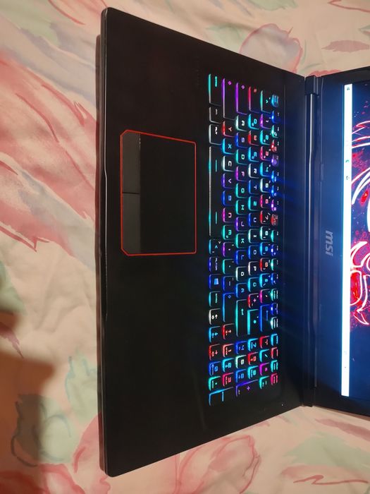 Vând laptop gaming MSI ,i7 gen.7,gtx 1070 8g.