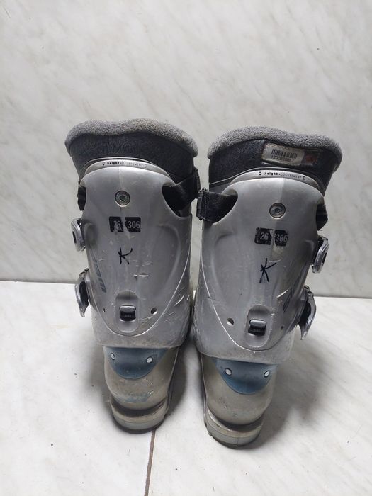 Clapari ski schi  Salomon mondo  26 corespunde mărimii 40