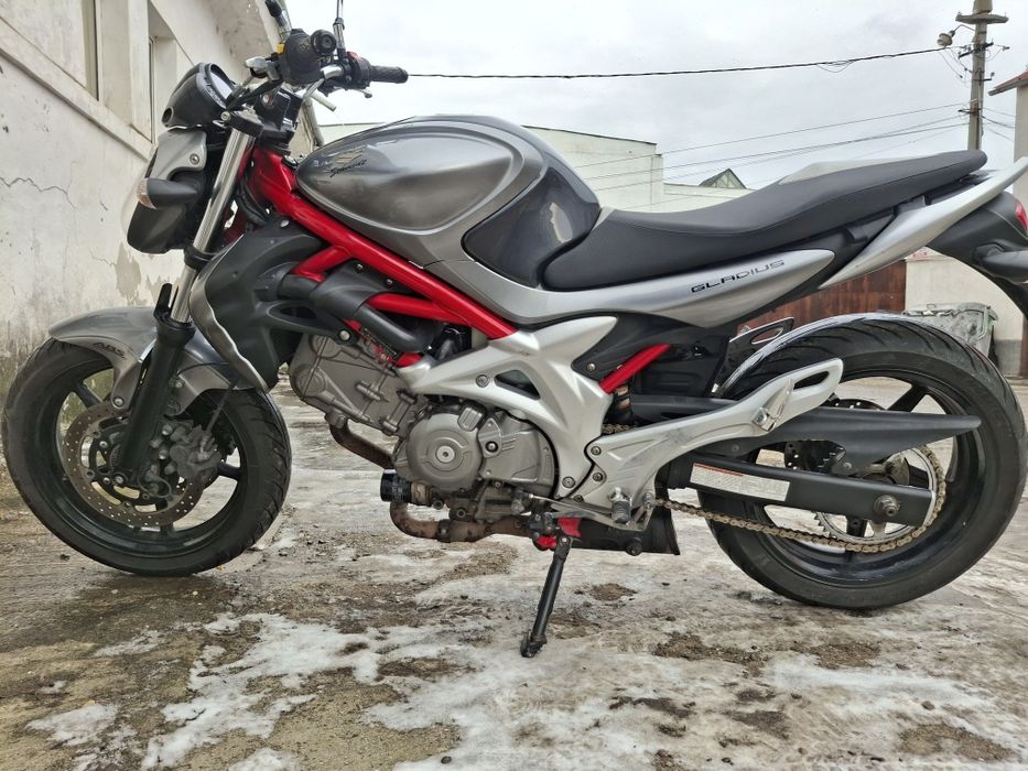 Suzuki Gladius 650,ABS,  categ. A2