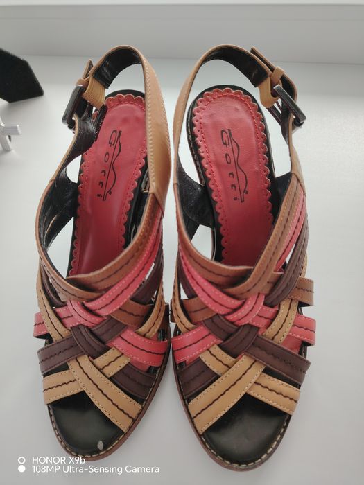 Продам босоножки 36 размер в хорошем состоянии. Плетенные, модные.