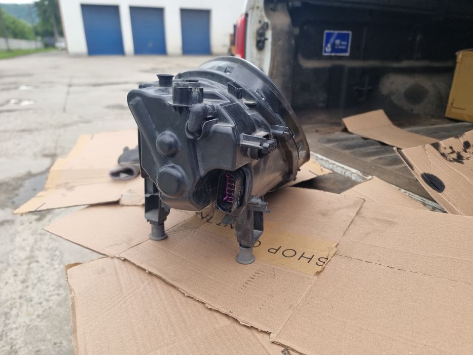 far dreapta porsche cayenne ful led matrix 2019 -> 2023 cod 9Y0941036J