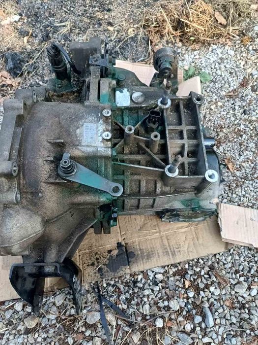 Kia Carens части