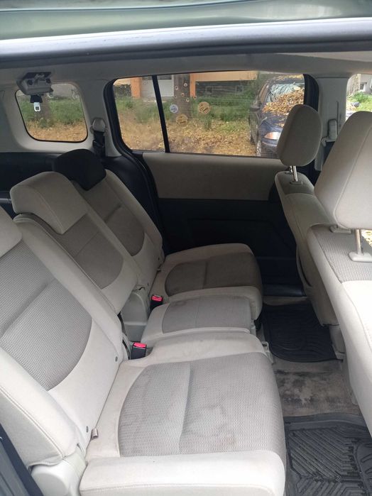Продавам Mazda 5 в много добро техническо състояние