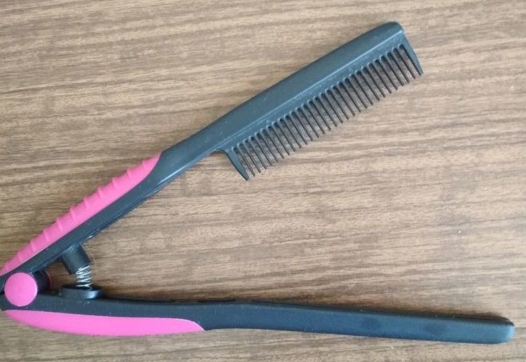 Продаю расчёску-выпрямитель для волос