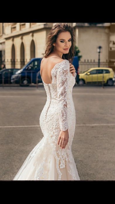 Vand rochie de mireasa sirena cu trena,Amanda Di Velli