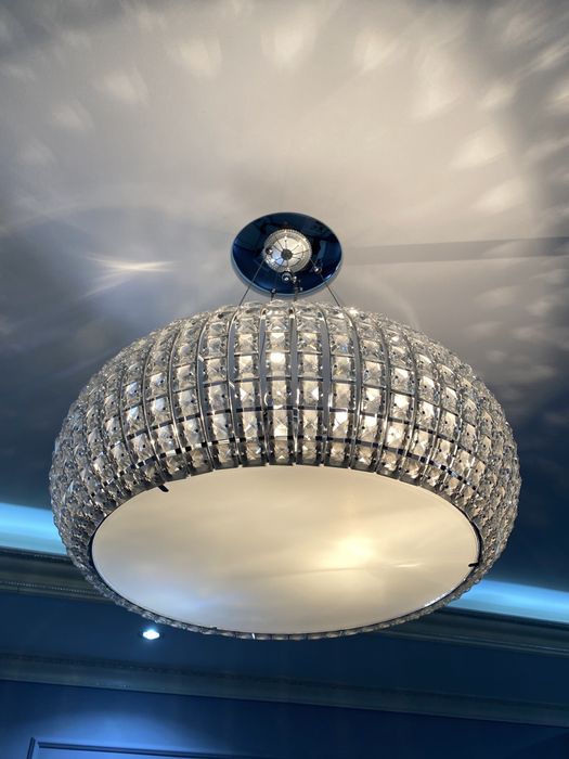 Продам люстры