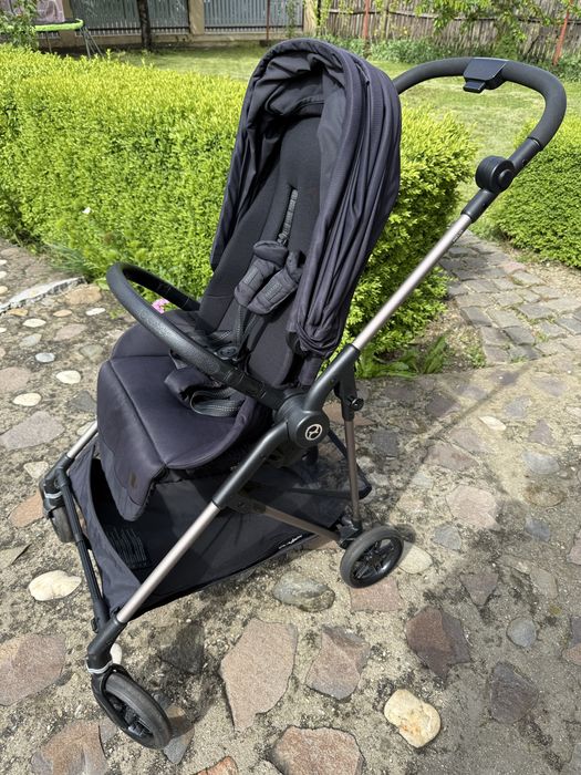 Caruciorul Cybex Melio reversibil, negru.