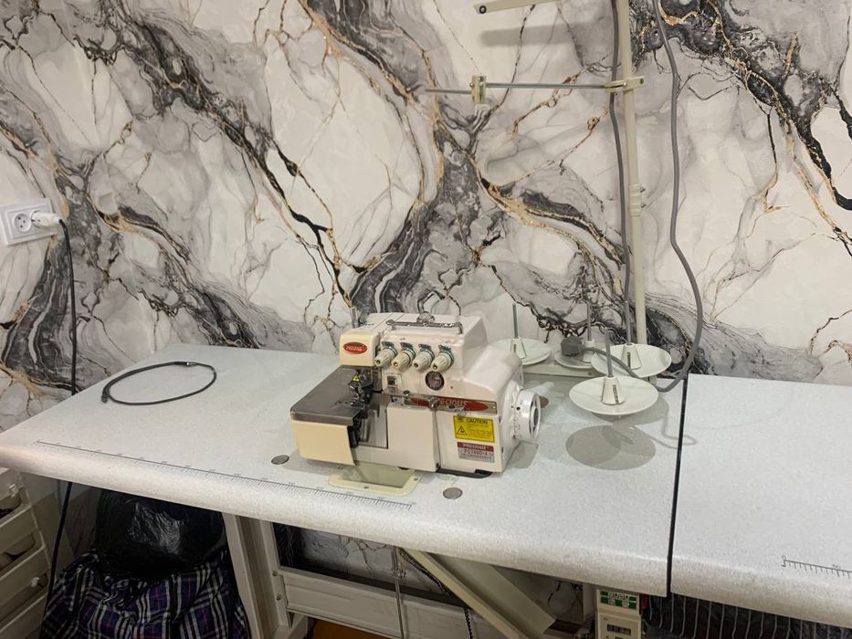 Tikuv mashinka overlok