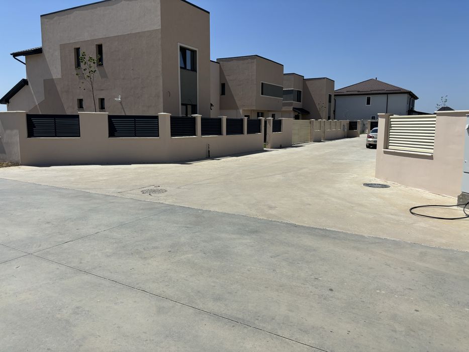 Casa cu etaj in cartier rezidential zona metro-magnolia