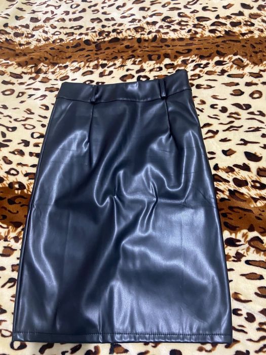 Продаю юбки  кожанные