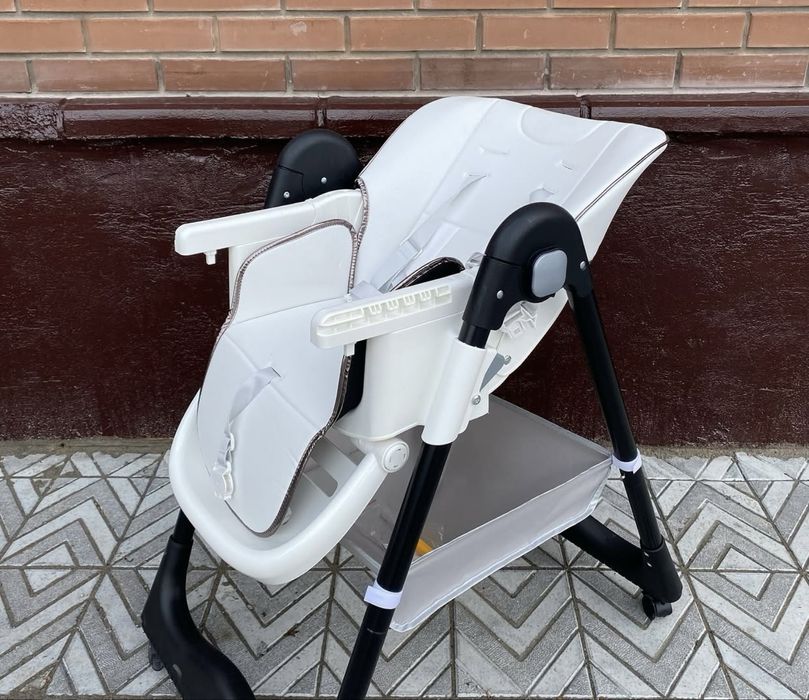 Стульчик для кормления .