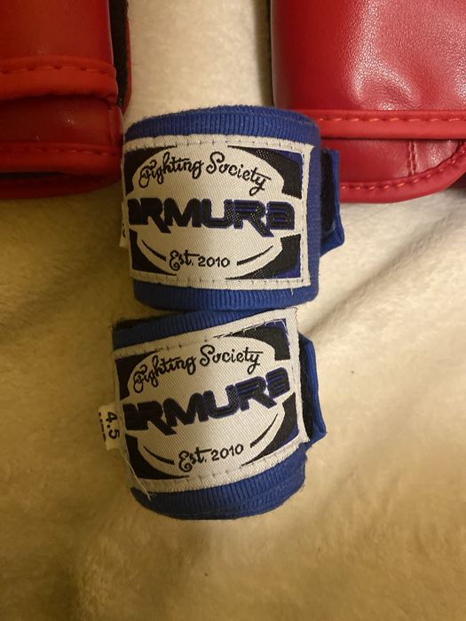 Manusi de box si fase de vanzare