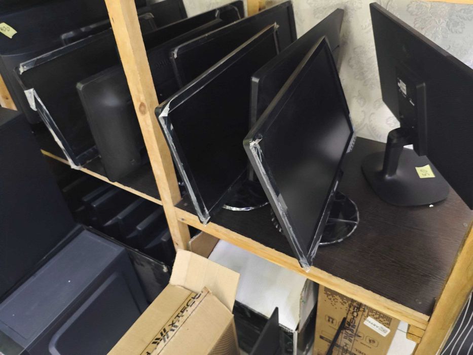 Компьютерные монитор 19 в количестве