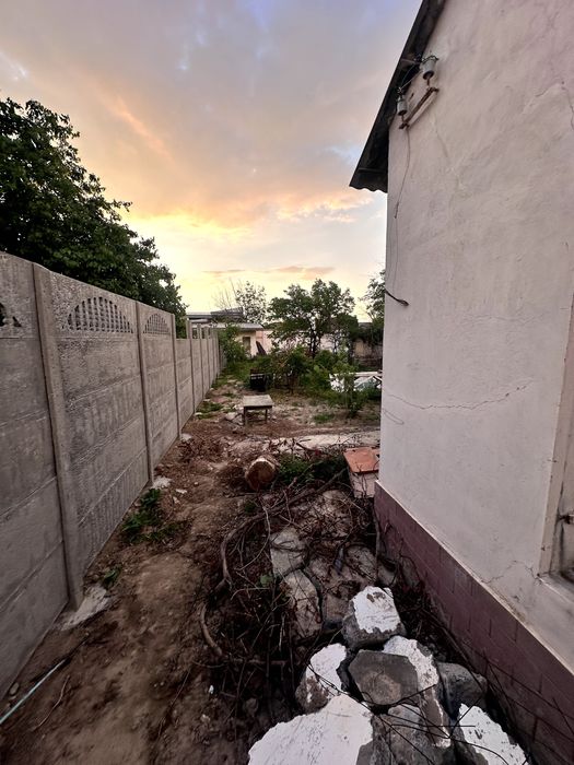 Yuqorichirchiq tumani Saksonota MFYda, 420kv/m Dacha bor.
