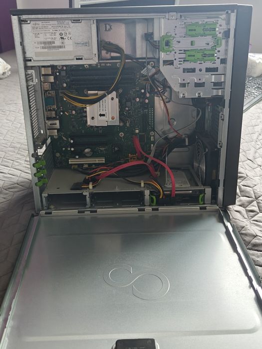 Компютър+монитор+принтер/скенер+бюро+клавиатура