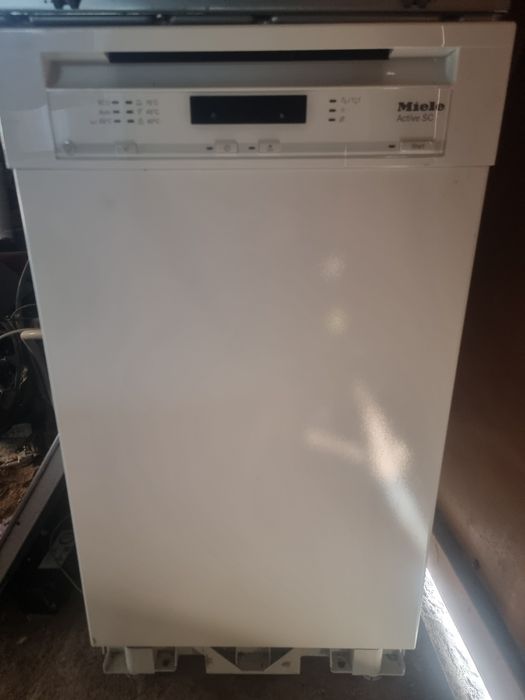 Miele съдомиална свободно стояща