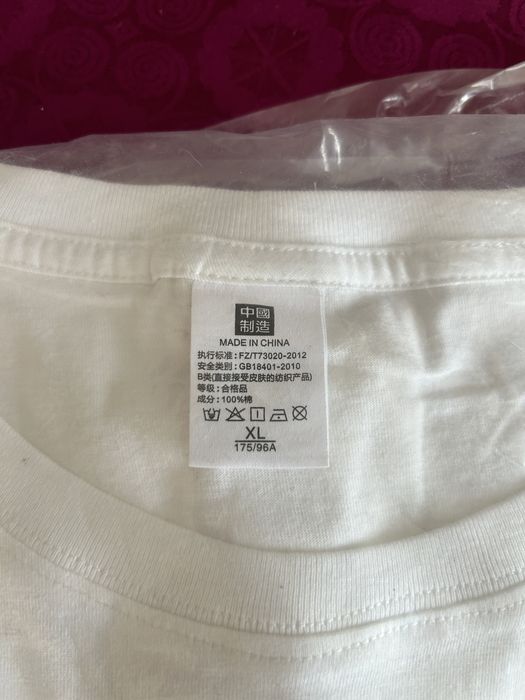 Продам мужскую футболку