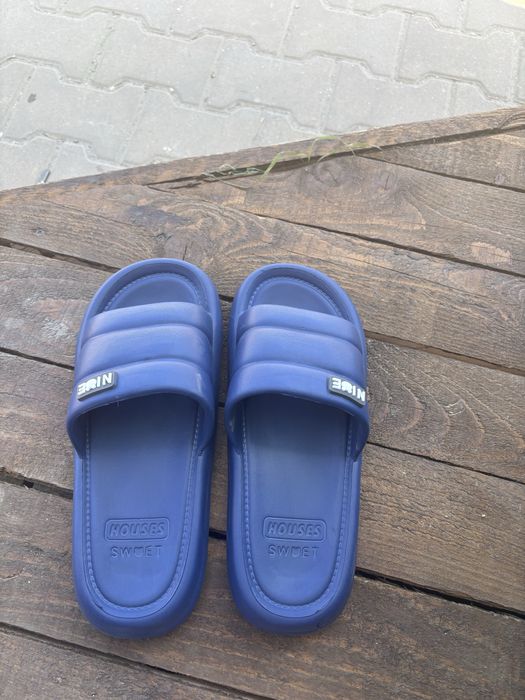 papuci purtati de makaveli