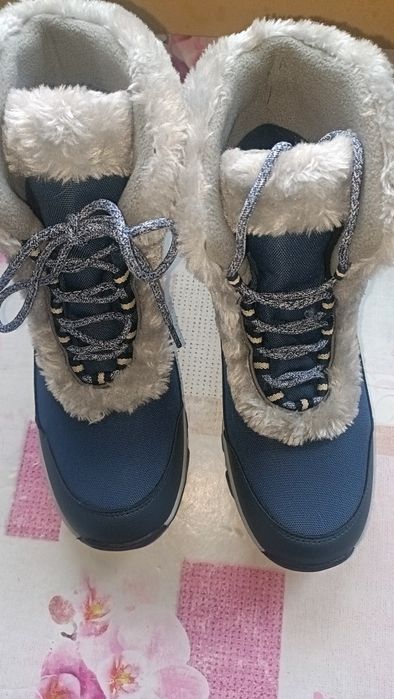 Дамски зимни ботуши