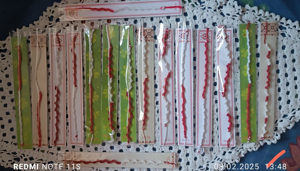 Ръчно изработени мартенички за ръка