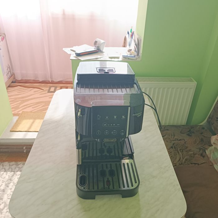 Aparat cafea DeLonghi Magnifica Start