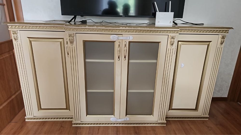 Продам подставку под телевизор