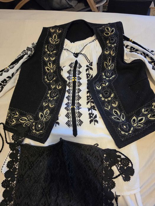 Costum popular femeiesc Mărginimea Sibiului / Ardeal