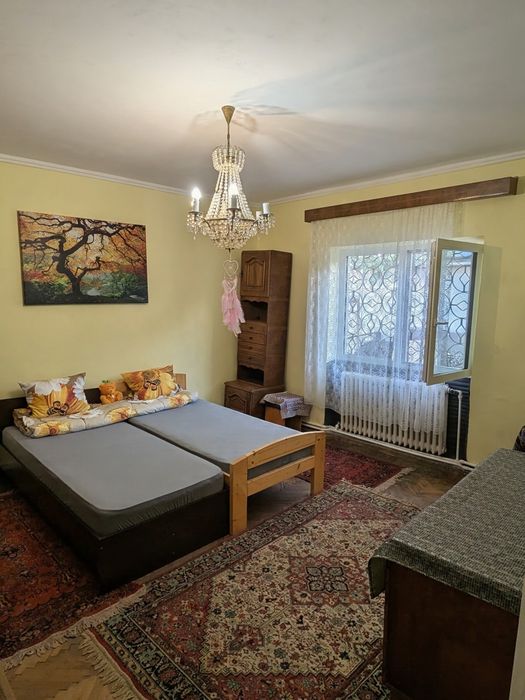 Inchiriez camera la casa, zona Copou, pentru doua fete