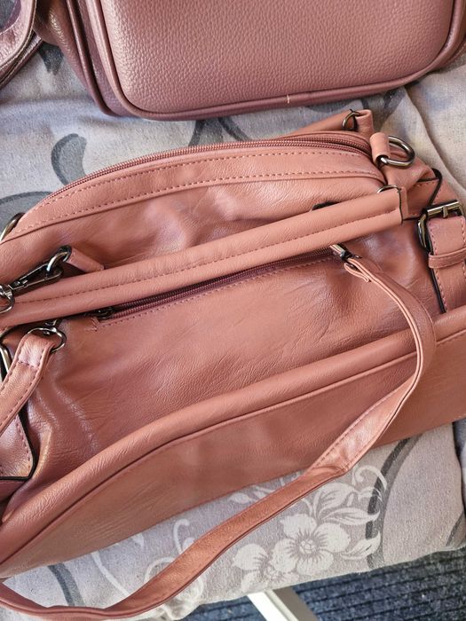 Продават се давски чанти