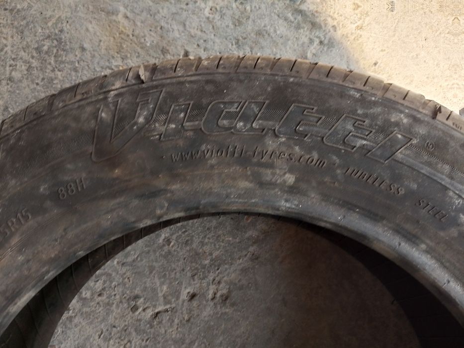 Шины 15 размер хорошем состояние