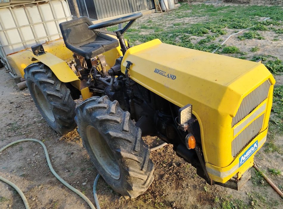Tractoraș articulat 4×4, marca pasquali