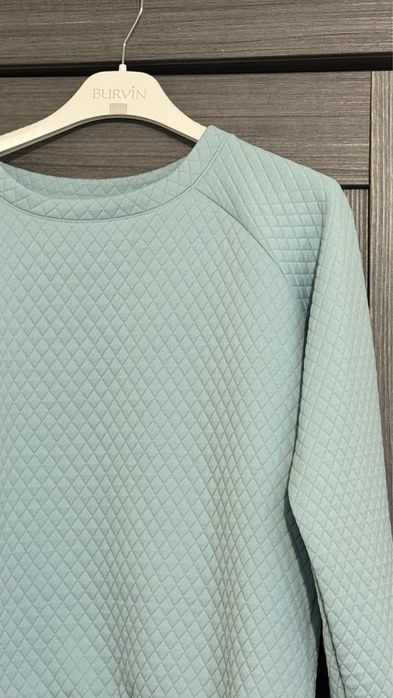 Кофта 5000 тг голубая белая