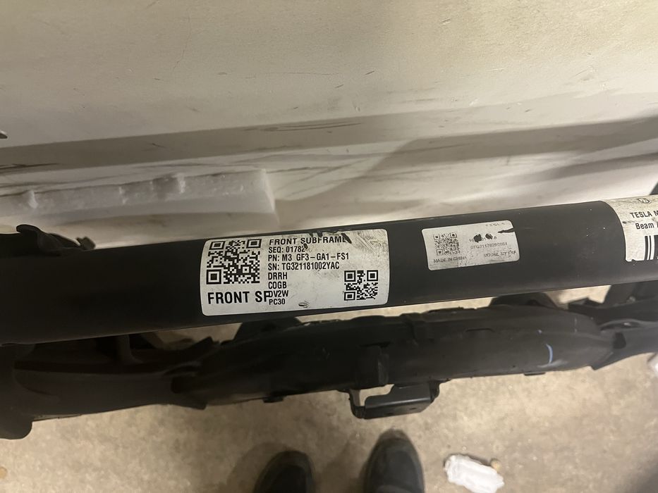 Тесла 3/Y преден мост