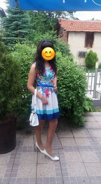 Рокля с цветя С-М 10лв носена един път