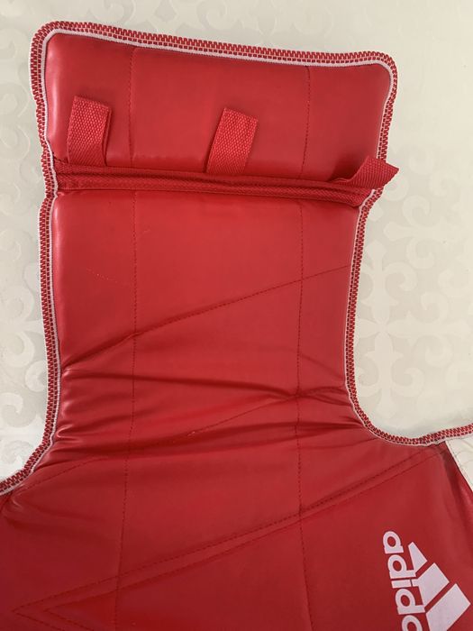 Продается защитные щитки для спорта