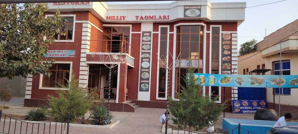 Термиз шахри Марказда 2 қаватли бино сотилади 330