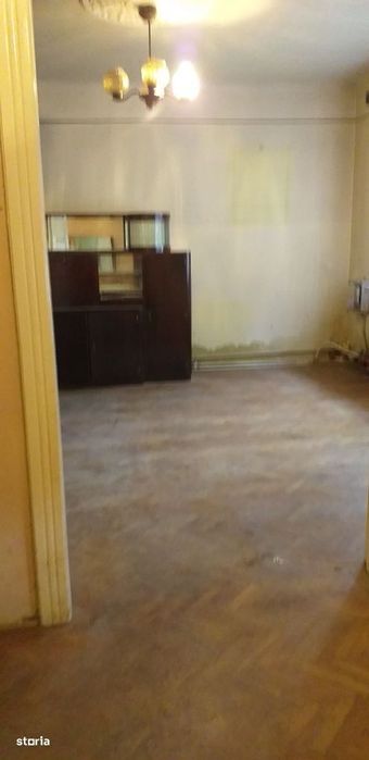 Casă de vânzare cu 3 camere, teren 514 mp, în Oradea