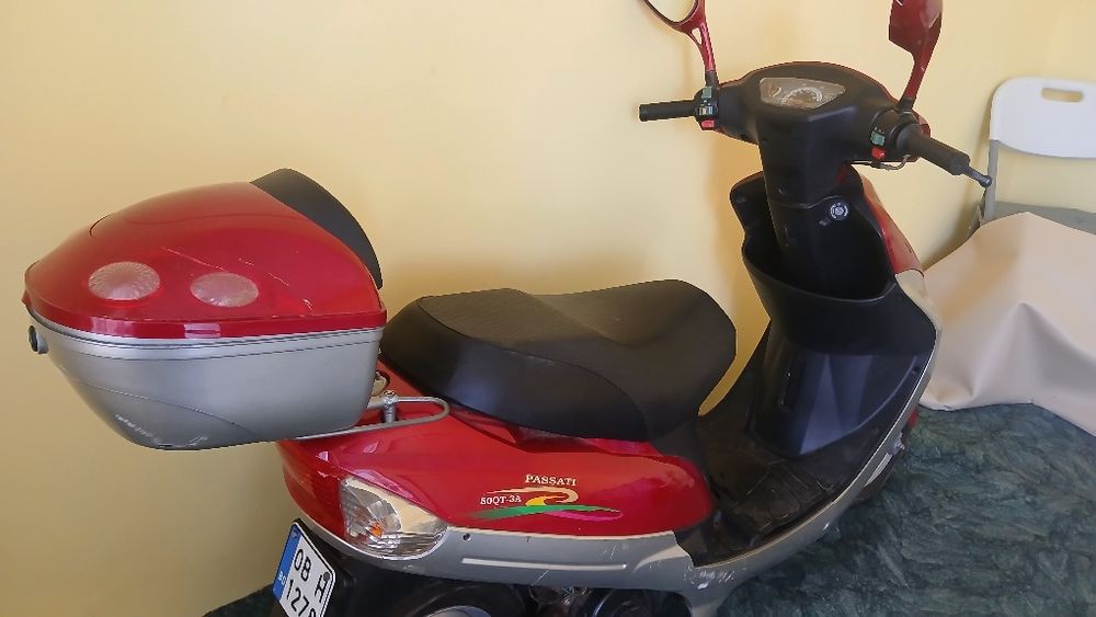 Продавам  скутер