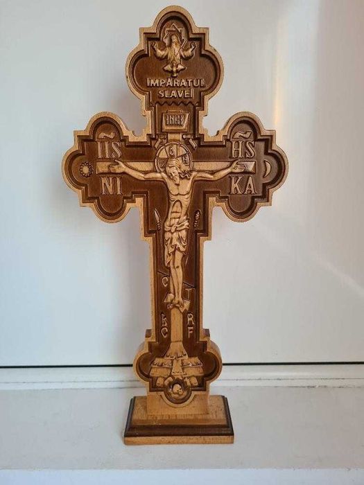 Cruce Lemn Masiv cu Postament Relief 3 D