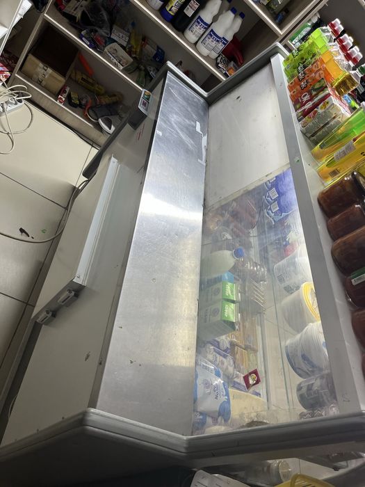 Витринный холодильник