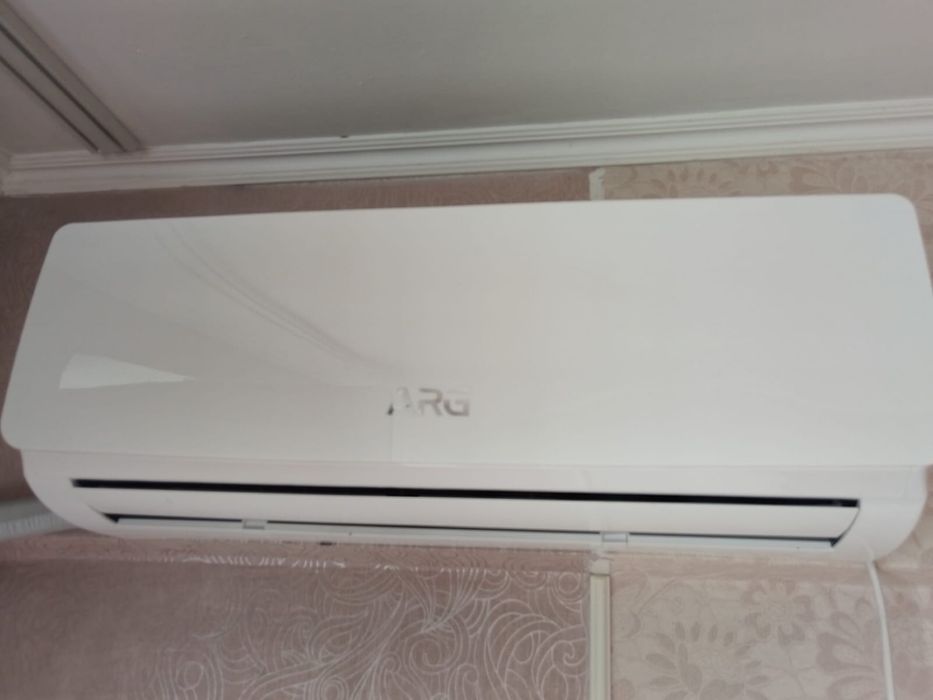 Кондиционер почти новый