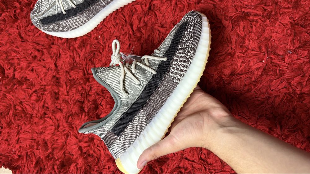 Adidasi Yeezy 350 Gri Noi