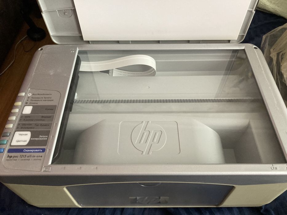 Принтер hp 1215 .