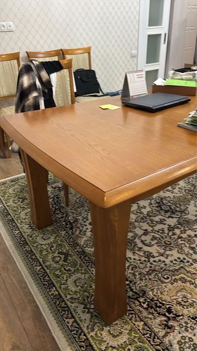 Стол со стульями