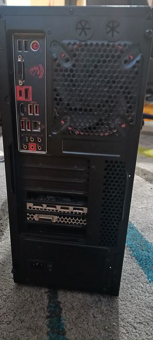 Vând PC bun la orice (fara Windows)