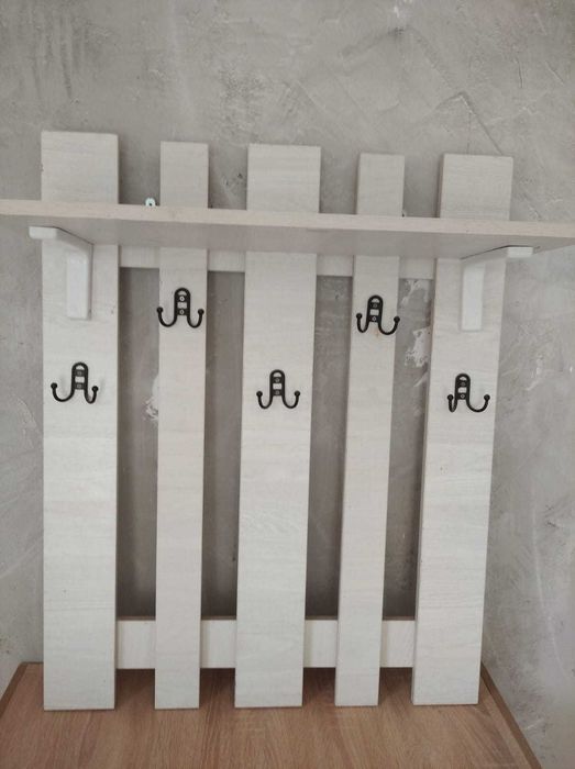 Вешалка в прихожую