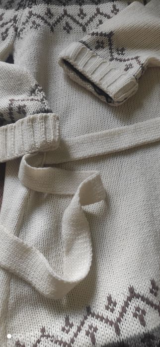 Продам шерстяную кофту(кардиган, с поясом,