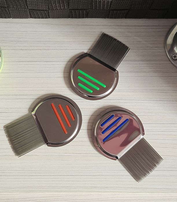 Гребен за премахване/ отсраняване на гниди и въшки